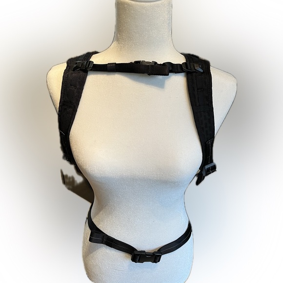 Lululemon small black backpack 🎒 nwot - Picture 8 of 11